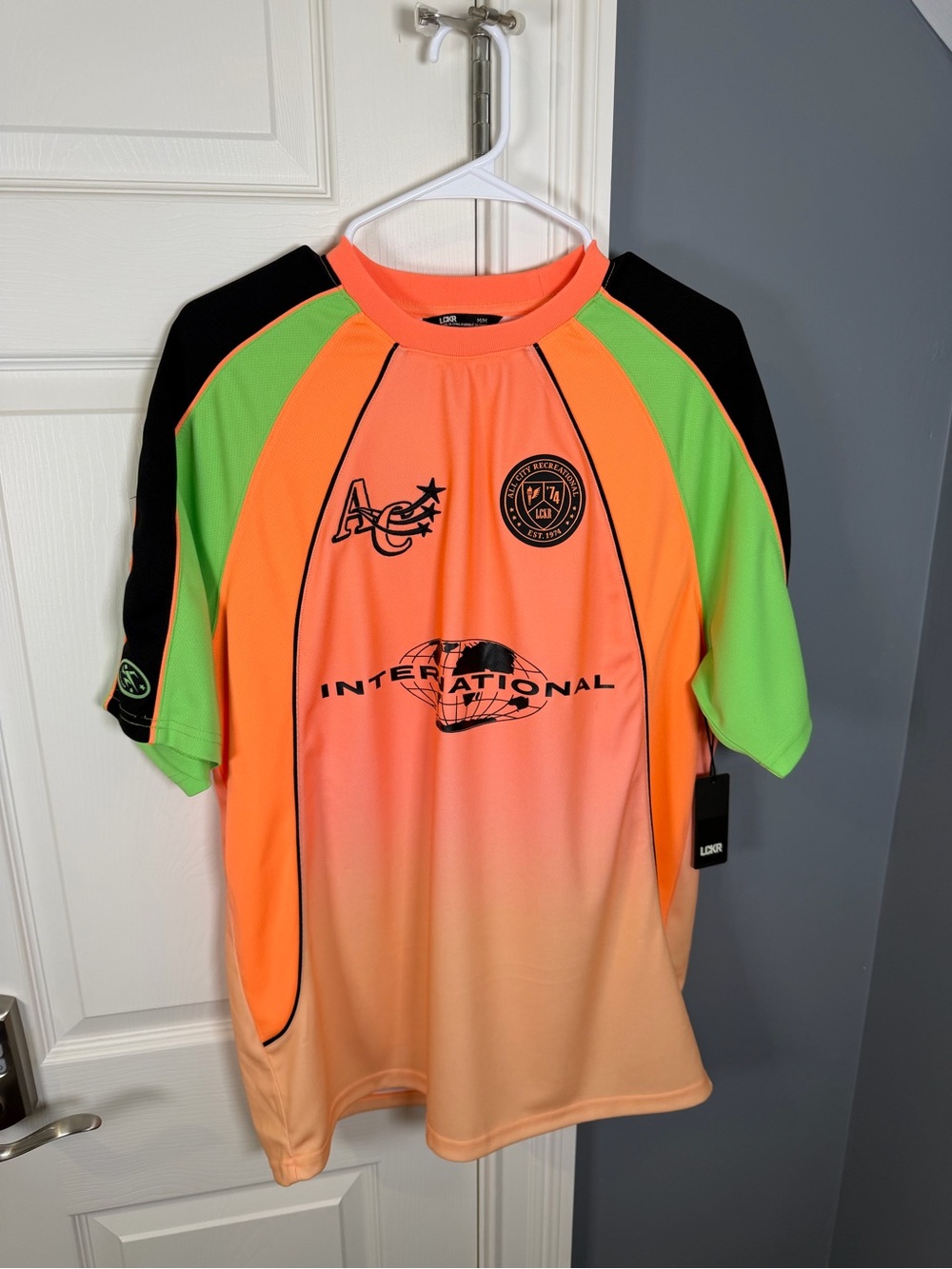 LCKR All City Recreational Soccer Jersey Men’s Medium New with tags